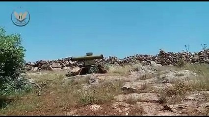 شاهد --مقتل مجموعة عناصر لعصابات الأسد بعد استهدافهم بصاروخ مضاد للدروع في قرية #كفرنبودة بريف حماه