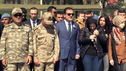 Hakkari'de şehit asker için tören