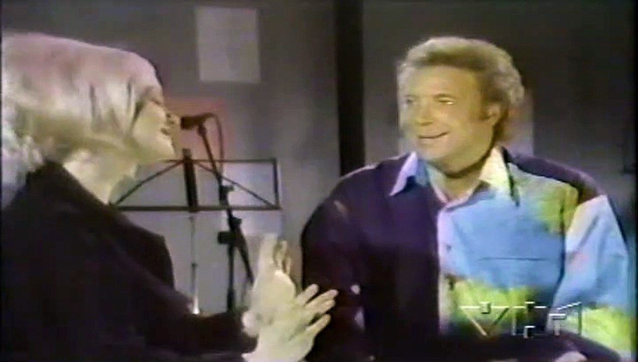 1993 Cyndi Lauper Interview Clip w/Tom Jones