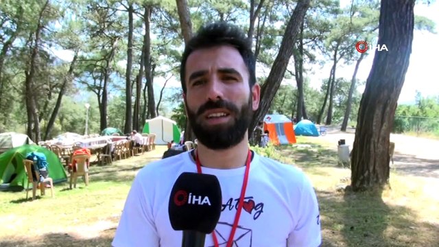 Toplum gönüllüleri Akyaka sahilini temizledi