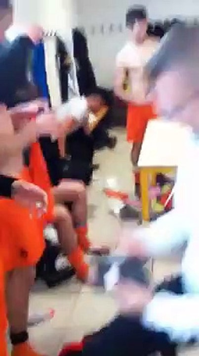 On savoure la montée dans le vestiaires !