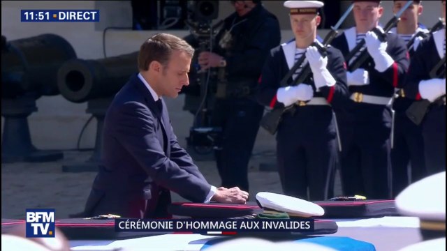 Emmanuel Macron nomme les deux militaires tués chevaliers de la légion d'honneur