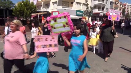 Engelli öğrenciler farkındalık için yürüdü