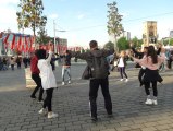 Taksim'de Zeybek Oynayan Öğrencilere Yoğun İlgi