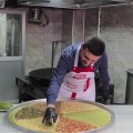 فيديو طريقة تحضير الكنافة بالمكسرات على طريقة الشيف بوراك التركي!