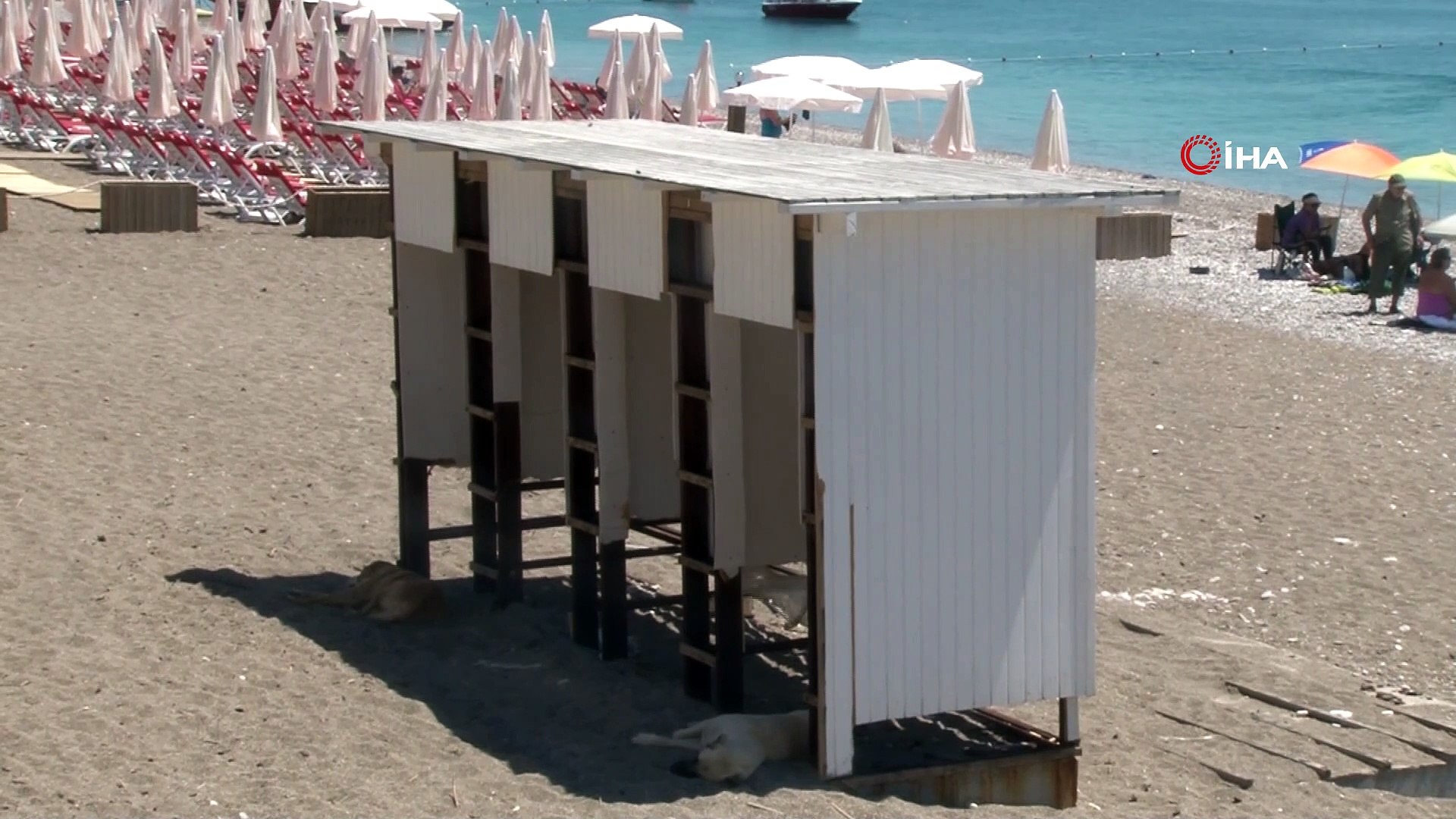 Plaj soyunma kabini gizli çekim