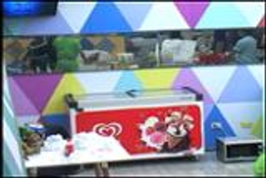 PBB 737 Uncut: Dawn at Mikee, nag-ala Maria Sofia Love