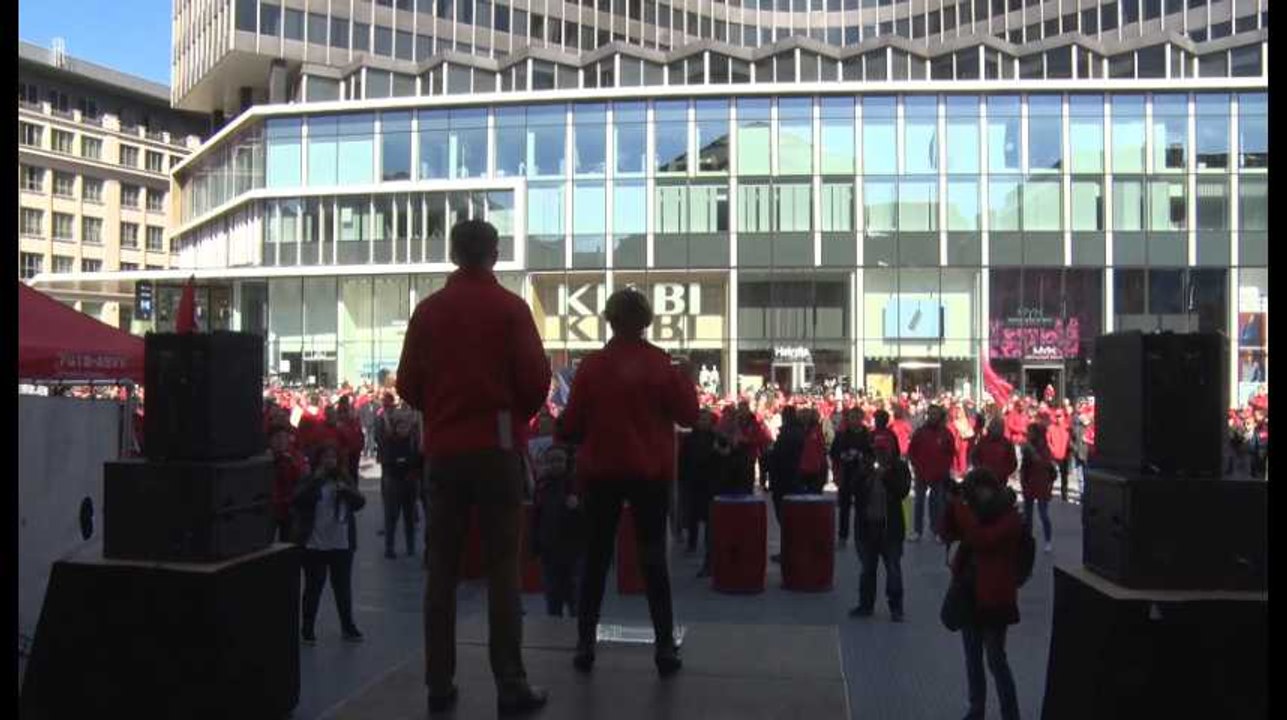 Action de la FGTB sur la place de la Monnaie à Bruxelles
