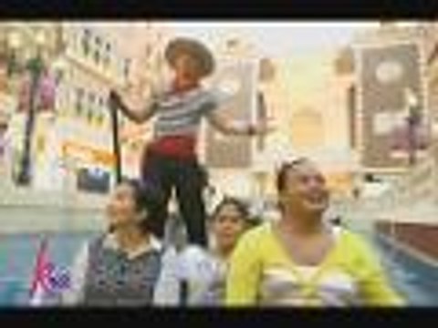 Kris rides the Gondola with Melai & Darla at Venetian Macau