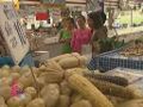 Kris and Pokwang try Thai milk shake and milk tea