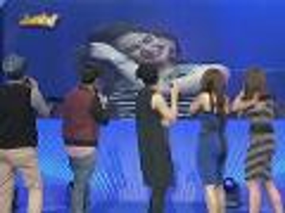 Anne at Vhong, huling-huli sa camera na humihikab