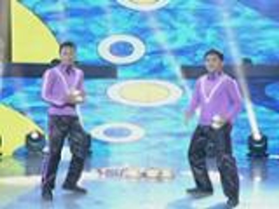 Dynamic Jugglers' amazing juggling performance in Pinasikat