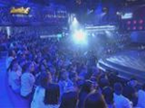 Karylle, hinarana ang madlang people with Christmas songs