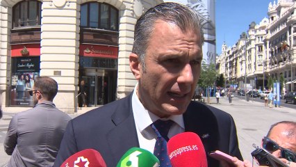 Ortega Smith: "Las mujeres tienen derecho a cortarse las uñas pero no a abortar