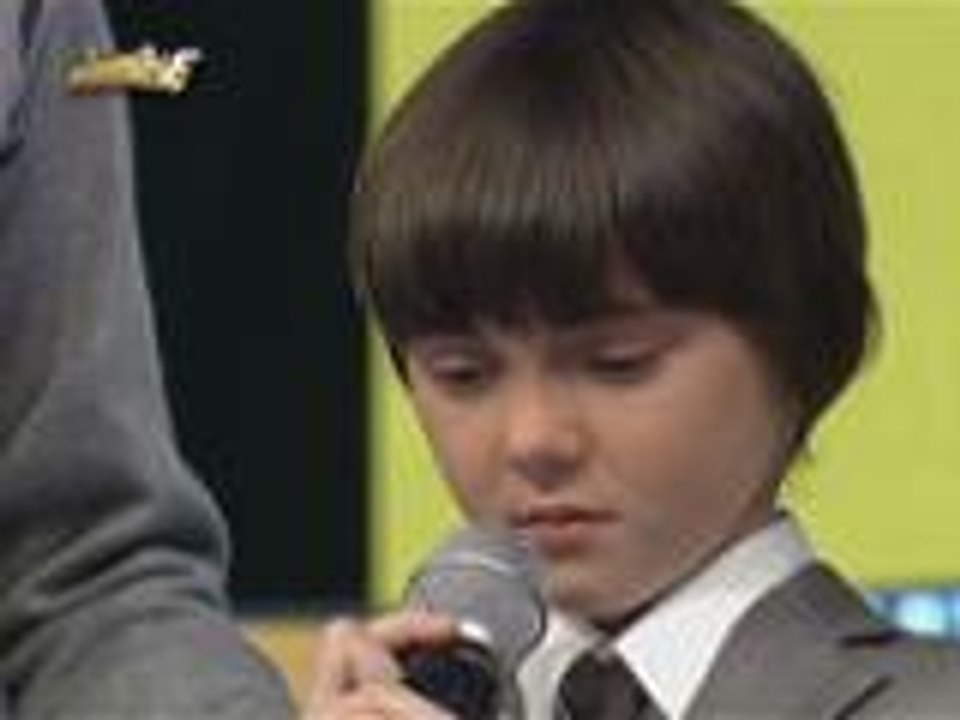 Mini Me Contestant cries on It's Showtime Stage