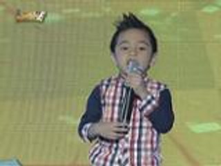 Télécharger la video: Mini me ni John Prats, gayang-gaya ang dance moves ng kanyang idol