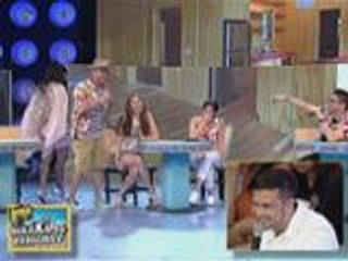 Jhong tinitext daw ni Pooh lagi!