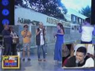 Tải video: Tatanggapin kaya ni Vhong ang itlog na alay ni Vice?