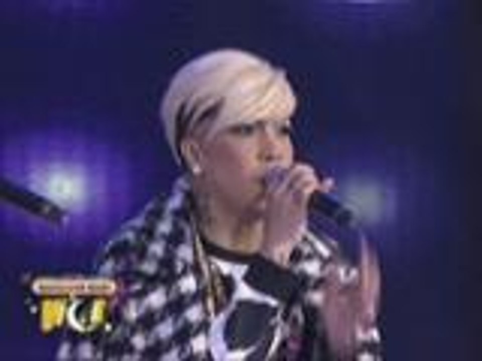 Vice Ganda & James Reid sing "Say Geronimo"