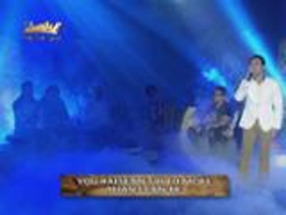 Erik Santos buong puso ang inawit ang You Raise Me Up sa Lenten Special ng It's Showtime