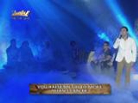 Erik Santos buong puso ang inawit ang You Raise Me Up sa Lenten Special ng It's Showtime