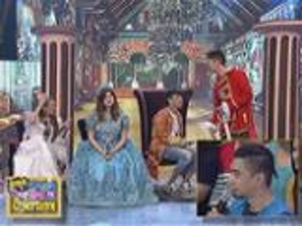 Vice Ganda hinadlangan ang sweet moments nina Vhong and Anne sa Sine Mo To