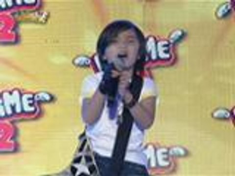 Mini Jon Bon Jovi itinodo ang pagkanta ng Bed of Roses sa Wildcard Round