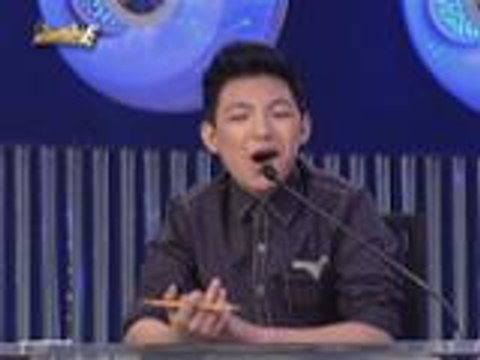 Darren ang sample ng kantang In Love Ako Sa'yo mula sa album niya