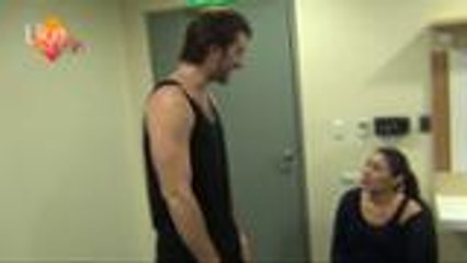 Broadway actor tries speaking in Tagalog