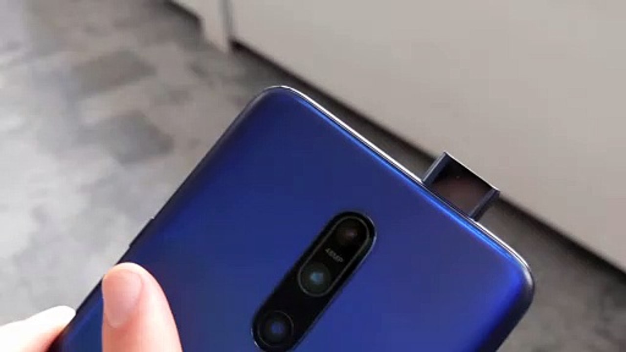 La caméra à selfie du OnePlus 7 Pro est logée dans un tiroir coulissant