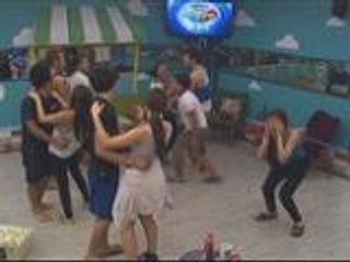 Jyo at Miho, mas nagiging malapit sa isa't-isa