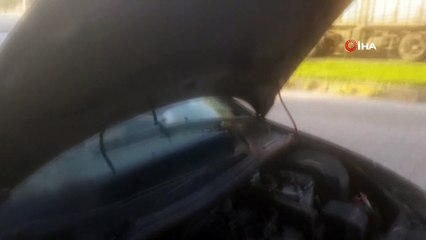 Hareket halindeki araç alev aldı