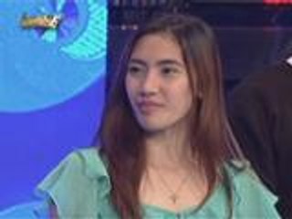 Télécharger la video: Jess nagbabalik sa It's Showtime para makasama si Pastillas Girl