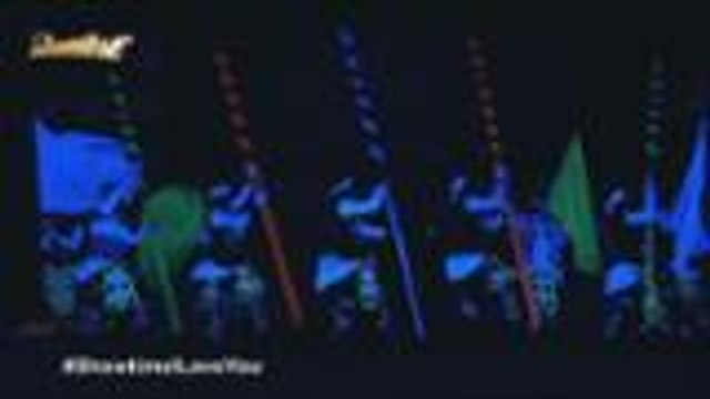 Neon light performance ng Kuragtong sa Halo Halloween