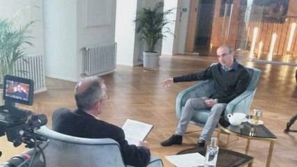 Harari: az algoritmusok által feltárt félelmeinkre alapoz a politika