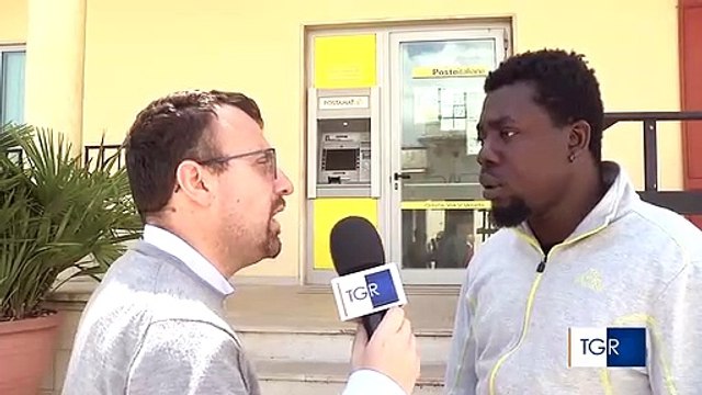Puglia: giovane africano sventa rapina nell'Ufficio Postale ma viene respinto dal Ministero ho avuto paura, ora voglio un lavoro per restare qui