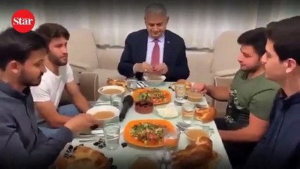 Binali Yıldırım öğrencilerin iftar davetini kırmadı