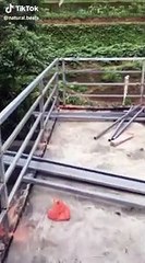 Régis soude une rambarde