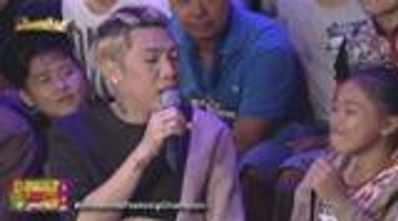 Why did Vice Ganda laugh at the person who snatched his necklace