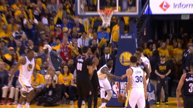 لقطة: كرة سلّة: هركلس يتخطى درايموند ويُسجل سلّة ساحقة