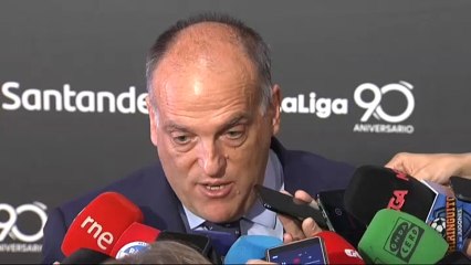 Tebas: "Messi es el mejor jugador de la historia de La Liga y se merece un homenaje en vida"