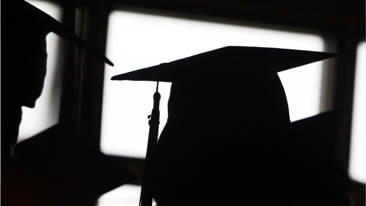 This teen used her graduation cap—and an ingenious computer code—to send a critical message about gun violence