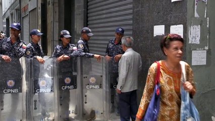 Guaidó denuncia que gobierno de Maduro busca "cerrar" el Parlamento