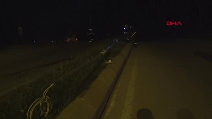 Edirne Göçmenleri Taşıyan Minibüs Direğe Çarptı 12 Yaralı