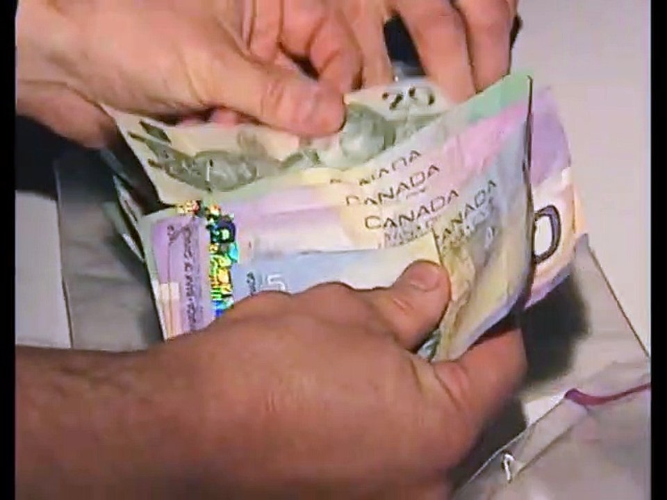 Under Arrest S03 E01 "Dead Fish"