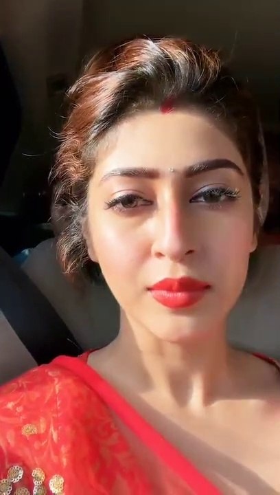 Sonarika Bhadoria Beautiful  Actress Video Chat with Fans
