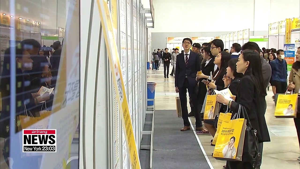 April unemployment rate hits 4.4 pct. for first time since 2000
