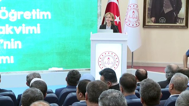 Milli Eğitim Bakanı Selçuk: '18-22 Kasım 2019'da ilk ara tatil yapılacak. 6-10 Nisan 2020 tarihleri arasında ikinci ara tatil verilecek' - ANKARA