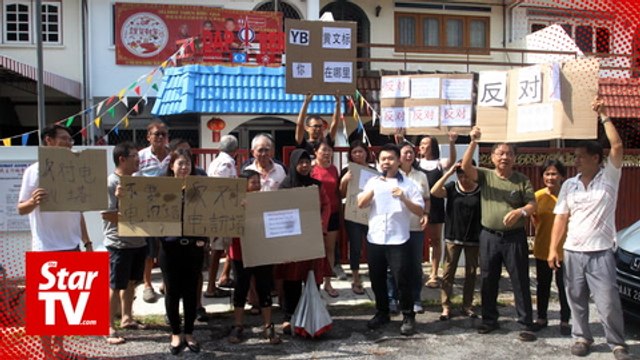 Residents unhappy with telco tower built near their houses