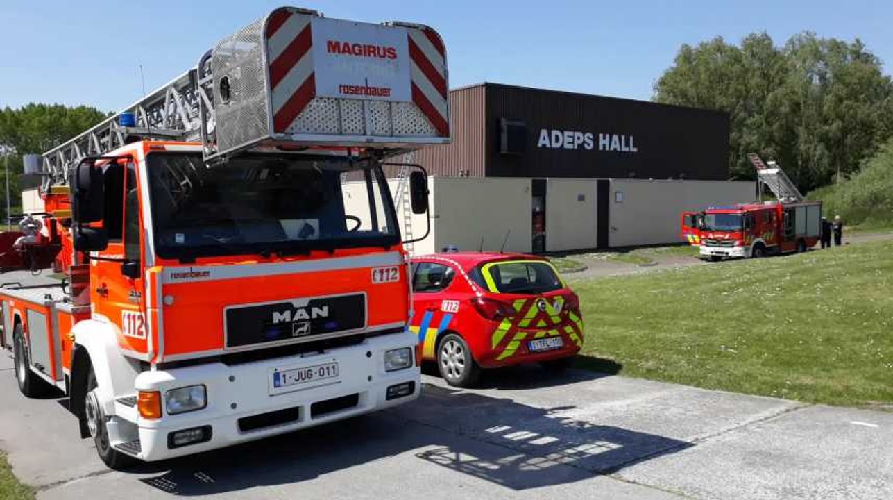 Peronnes lez Antoing dégagement fumee toiture centre Adeps  15.05.2019